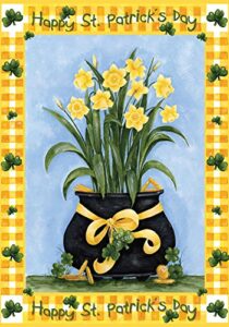 toland home garden 102557 lucky daffodils patricks day garden flag, 28″ x40″, double sided for outdoor st pats house yard decoration