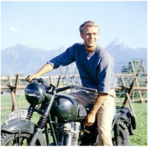 steve mcqueen 8 inch x 10 inch photograph the great escape papillon bullitt wanted: dead or alive sitting on motorcycle kn