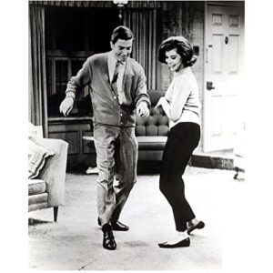 mary tyler moore 8 inch x 10 inch photograph the mary tyler moore show the dick van dyke show ordinary people on set dancing w/dick van dyke kn