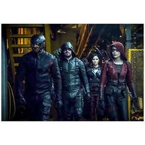 david ramsey 8 inch x 10 inch photograph arrow (tv series 2012 -) walking w/stephen amell, katrina law & willa holland all leather kn