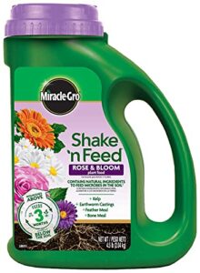 miracle-gro plant food 3002210 shake ‘n feed rose and bloom continuous release pl, 4.5 lb