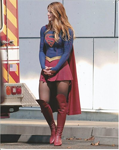 Supergirl Melissa Benoist on set 8 x 10 Production Photo