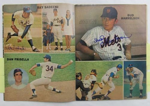 Tom Seaver Nolan Ryan Jerry Koosman +17 Signed 1971 Mets Yearbook JSA XX78761 - Autographed MLB Magazines