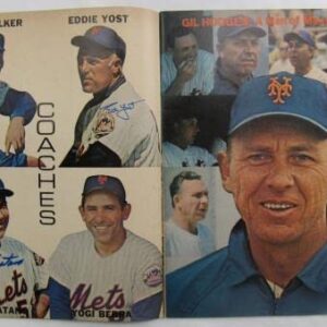 Tom Seaver Nolan Ryan Jerry Koosman +17 Signed 1971 Mets Yearbook JSA XX78761 - Autographed MLB Magazines