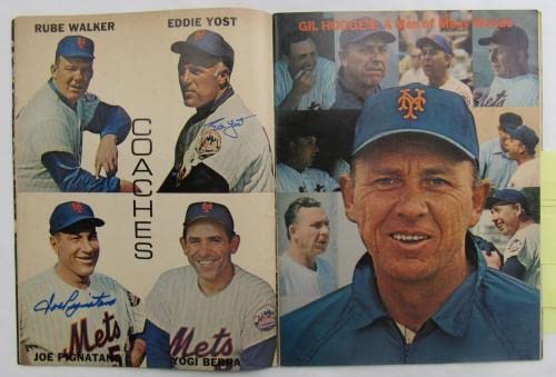 Tom Seaver Nolan Ryan Jerry Koosman +17 Signed 1971 Mets Yearbook JSA XX78761 - Autographed MLB Magazines