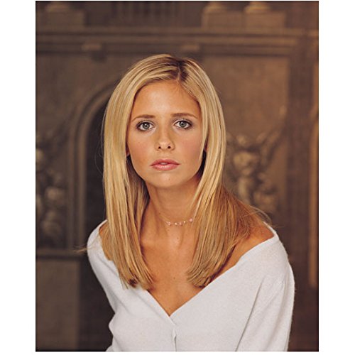 Buffy the Vampire Slayer 8x10 Photo Sarah Michelle Gellar White Sweater Pose 5 kn