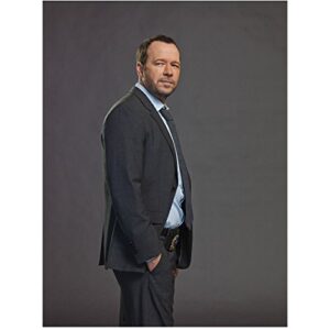 blue bloods donnie wahlberg as danny reagan standing tall one hand in pocket 8 x 10 inch photo