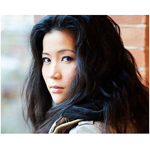 Scorpion (TV Series 2014 - ) 8 inch x10 inch Photo Jadyn Wong Gorgeous Head Shot Looking Over Left Shoulder kn