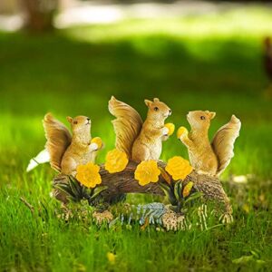 MIXXIDEA Garden Solar Squirrel Statue Waterproof Squirrel with 4 LED Lights Animal Figurines Sculptures & Statues for Outdoor Decorations Ornament for Garden