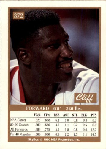 1990 SkyBox Basketball Card (1990-91) #372 Cliff Levingston