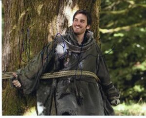 gorgeous colin o’donoghue signed 8×10 in person once upon a time captain hook