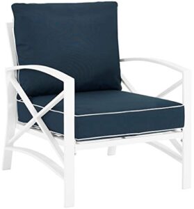 crosley furniture ko60007wh-nv kaplan outdoor metal arm chair, white with navy cushions