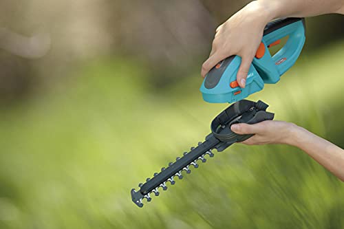 Gardena 8895-U 7-Inch Cordless Lithium Ion Shrub Shears, Comfort Cut