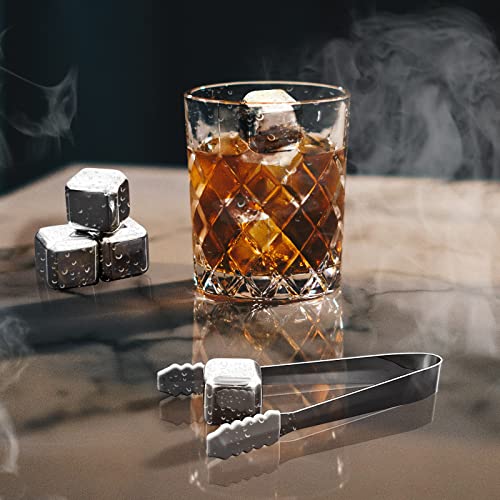 Cocktail Smoker Kit, Old Fashioned Smoker kit with Torch, 4 Kinds of Wood Smoker Chips for Bourbon and Whiskey. Gift for Whiskey Lovers, Dad, Husband, Men（No Butane）