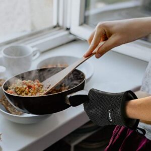 Loveuing Kitchen Oven Gloves - Silicone and Cotton Double-Layer Heat Resistant Oven Mitts/BBQ Gloves/Grill Gloves - Perfect for Baking and Grilling - 1 Pair (One Size Fits Most, Black)