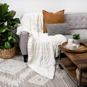 Kurrajong Farmhouse Luxurious Cream Throw Blanket for Couch | Soft Throw | Ivory Cream Bed Throw | Cream Faux Fur Blanket Throw | 55" x 70"