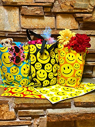 Funiverse Bulk 25 Pack of Happy Smile Face Reusable Shopping Totes or Gift Bags