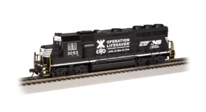 bachmann trains - emd gp-40 dcc ready locomotive - norfolk southern #3053 (operation lifesaver) - ho scale, prototypical colors