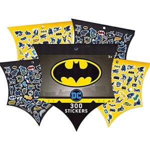 DC Shop Batman Lunch Bag and Bottle Bundle ~ Batman School Lunch Supplies For Kids, Boys With Insulated Batman Lunch Box and 30oz Batman Water Bottle With 300 Batman Stickers