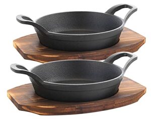 bruntmor mini cast iron sizzler plates skillet set of 4. round fajita plate with wooden base/pan tray serving sizzling dish and fajitas, hot steak skillet dish without sinking (2 sets)