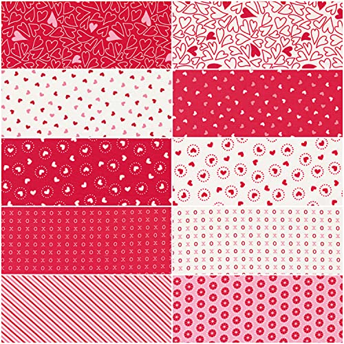 Holiday Love Charm Pack by Stacy Iest HSU; 42-5" Precut Fabric Quilt Squares