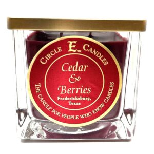 circle e candles, cedar and berries scent, medium size jar candle, 22oz, 2 wicks