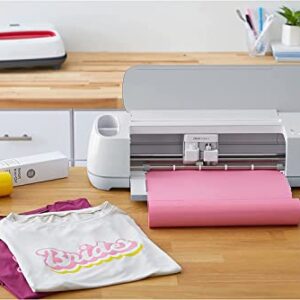 Cricut Smart Iron On (13in x 3ft, Grass) for Explore 3 and Maker 3 - Matless cutting for long cuts up to 12ft