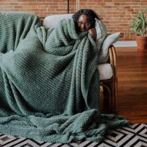 big blanket co® premier plush™ moss | ultra-plush fluffy blanket | 100 square feet | breathable, microfiber blanket that wraps you in cloud-like comfort | blankets that redefine king-size
