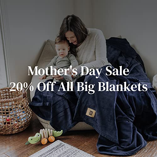 Big Blanket Co® Premier Plush™ Moss | Ultra-Plush Fluffy Blanket | 100 Square Feet | Breathable, Microfiber Blanket That Wraps You in Cloud-Like Comfort | Blankets That Redefine King-Size