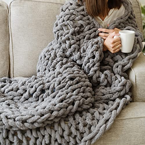 Houseables Chunky Knit Blanket, Crochet Throw, Big Yarn Blankets, 50x60 Inch, Grey, Soft, Large, Chenille, Thick Hand Knitted Cable Throws, Braided, Knotted, Woven, Handmade Knot for Couch, Bed