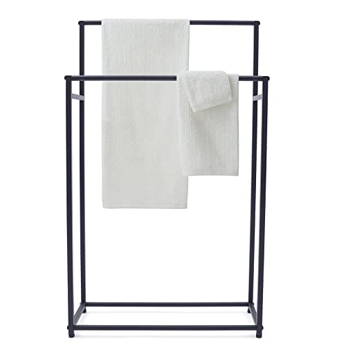 Gdrasuya10 Freestanding Towel Rack, 2-Tier Metal Towel Organizer Stand Floor Standing Towel Rack for Bathroom Pool Indoor Outdoor, 23.6 x 8.7 x 39.4 Inch