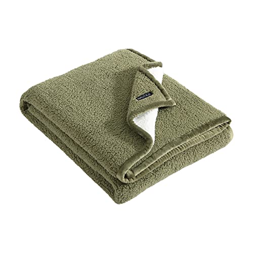 Nautica- Throw Blanket, Ultra Soft Plush Sherpa Home Décor, Reversible All Season Bedding (Solid Green/Ivory, 50 x 60)