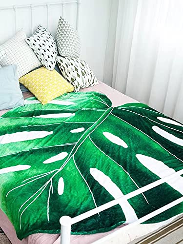 MSUIINT Leaf Shaped Blanket, Green Leaf Flannel Blanket, Soft Plush Green Plant Throw, Lightweight Comfortable Leaves Design Throw for Bed Couch Sofa Plant Lovers Gift 100x150CM/ 40 x 60 in