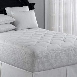 marriott mattress topper - plush, quilted mattress pad with hypoallergenic fill - fits mattresses up to 15" - king