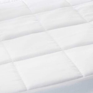 Amazon Basics Down-Alternative Gusseted Mattress Bed Topper Pad with 3-Inch Memory Foam, Quilted, Breathable, Fitted - Twin XL