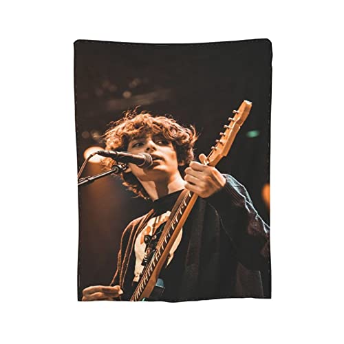 MEROHORO Finn Wolfhard Throw Blanket, Air-Conditioning Blanket, Super Soft & Comfy Flannel Fleece Blanket, Lightweight Cozy Microfiber Anti-Pilling Plush Blanket for Sofa Chair, Bed, Couch (3 Sizes)