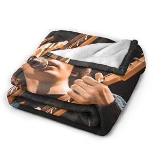 MEROHORO Finn Wolfhard Throw Blanket, Air-Conditioning Blanket, Super Soft & Comfy Flannel Fleece Blanket, Lightweight Cozy Microfiber Anti-Pilling Plush Blanket for Sofa Chair, Bed, Couch (3 Sizes)