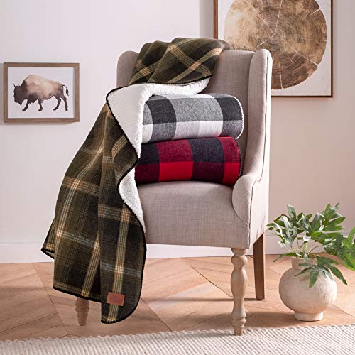 Pendleton - Throw Blanket - Plaid Sherpa Throw - Soft Plush Blanket - Cozy Throw for Living Room, Couch, Sofa or Chair - Warm Blanket for Winter - Oxford Plaid/Green- 70” x 50”