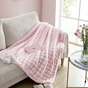 Betsey Johnson- Throw Blanket, Ultra Soft Plush Sherpa Home Décor, Reversible All Season Bedding (Houndstooth Pink, 50 x 60)