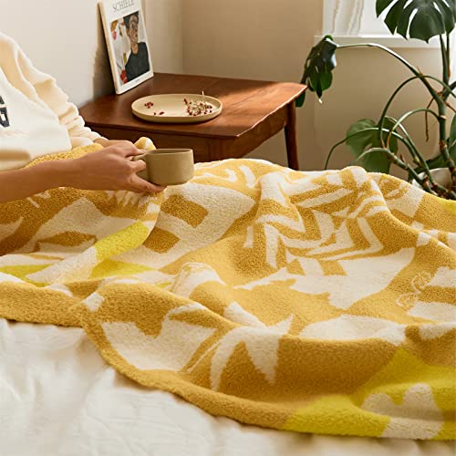 GunziStreet Blanket Throw Geometric Pattern Fuzzy Warm Fleece Microfiber for Couch Chairs Sofa Baby Home Decorative All Season (Checkered Pattern Yellow, 47‘’x59‘’)