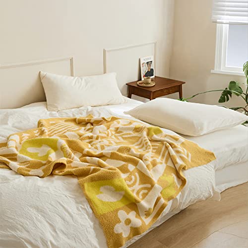 GunziStreet Blanket Throw Geometric Pattern Fuzzy Warm Fleece Microfiber for Couch Chairs Sofa Baby Home Decorative All Season (Checkered Pattern Yellow, 47‘’x59‘’)