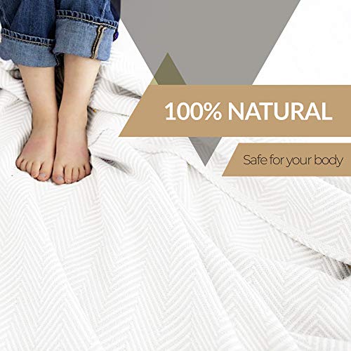 Comfortica Classics 100% Organic Cotton Super-Soft and Breathable Bed/Throw Blanket Herringbone Design - Queen, White