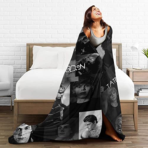 MEROHORO Evan Peters Collage Blanket (3 Sizes), Warm, Lightweight & Cozy, Super Soft & Comfy Flannel Blanket, Fleece Blanket, Microfiber Anti-Pilling Plush Blanket for Couch, Bed, Sofa, 60"x50"