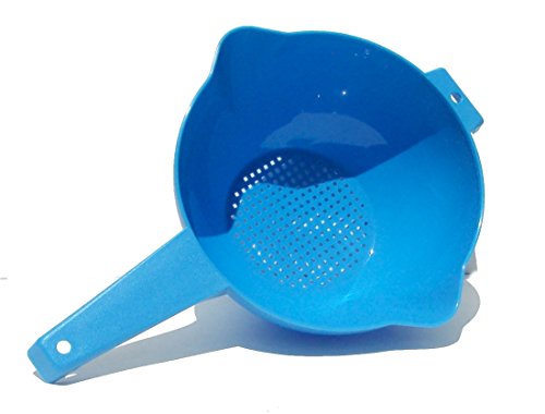 Tupperware Strainer 2 Quart Colander with Handle in Blue