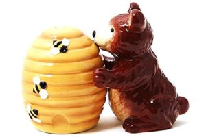 pacific giftware bear and honey comb attractives salt pepper shaker made of ceramic