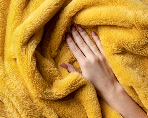 Faux Fur Throw Blanket - Warm & Cozy Throw Blanket for Couch, Bed, Sofa - Gold/Mustard Throw Blanket for Home Décor - Double Sided, Ultra Soft Throw Blanket