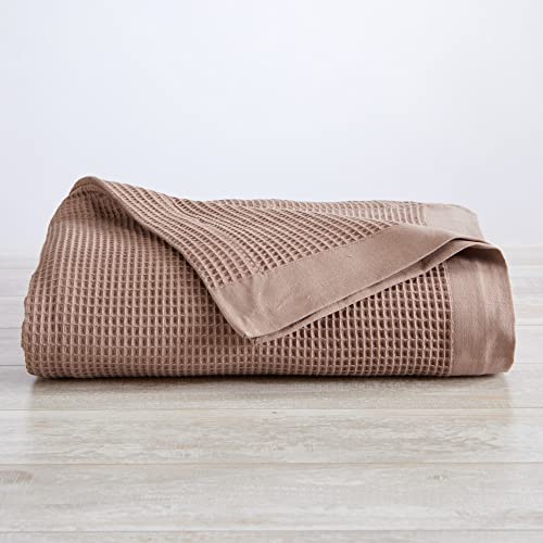 Great Bay Home 100% Cotton Rose Waffle Weave King Blanket | Lightweight and Breathable | Soft Versatile Redwood Bed Blanket | Perfect for Layering Cotton Blanket | Hazel Collection