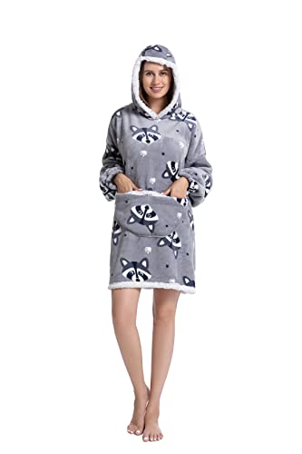 LUSJNGE Adult Sherpa Wearable Blanket Hoodie for Women Teen Girls Giant Hooded Blanket Sweatshirt Fluffy Comfy Fleece Snuggie Blankets with Sleeves Raccoons