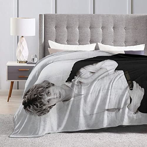 MEROHORO Evan Peters Blanket (3 Sizes), Warm, Lightweight & Cozy, Super Soft & Comfy Flannel Blanket, Fleece Blanket, Microfiber Anti-Pilling Plush Blanket for Couch, Bed, Sofa, 50"x40"