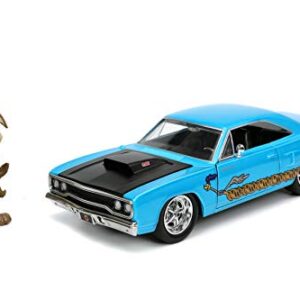 Jada 1:24 Diecast 1970 Plymouth Roadrunner with Wile E Coyote Figure